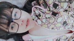 xxx clipลูกเลี้ยงวัยรุ่นดูหนังโป๊แล้วเงี่ยนเลยเย็ดเปิดซิง
