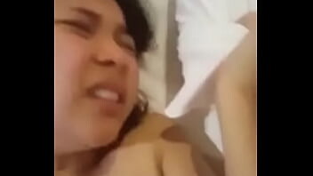เย็ดน้องใหม่หนีผัวมาให้เย็ดฟรีแน่นควยดีเสียวหีครางส่ะดัง