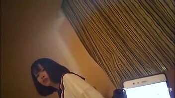คลิปxxxนักเรียนสาวเหยื่อพ่อเลี้ยงหื่นโดนข่มขืนคารีสอร์ทนมใหญ่มาก