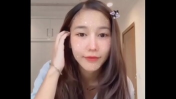 คลิปเต็มเย็ดเปิดซิงหลานสาวดูหนังxแล้วเงี่ยนเล่นควยลุงจนโดนเย็ด