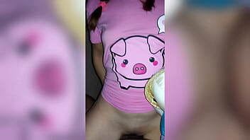 เย็ดหลานสาววัยรุ่นแอบดูหนังโป๊ให้เย็ดแล้วจะไม่ไปฟ้องแม่