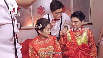 หนังโป๊งานแต่ง ส่งตัวเจ้าบ่าวสาวเข้าหอ ไม่ยอมกลับนั่งดูบ่าวสาวเย็ดกันต่อไปเลยทีเดียวxxxporn