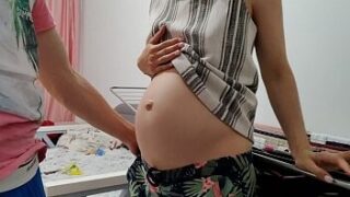 Xxx Pornพี่สะใภ้อ้อนน้องผัว บอกพี่ชายเธอไม่เคยเอาเลยตั้งแต่ท้อง พี่เงี่ยนจังเลยน้อง ช่วยพี่หน่อยนะ